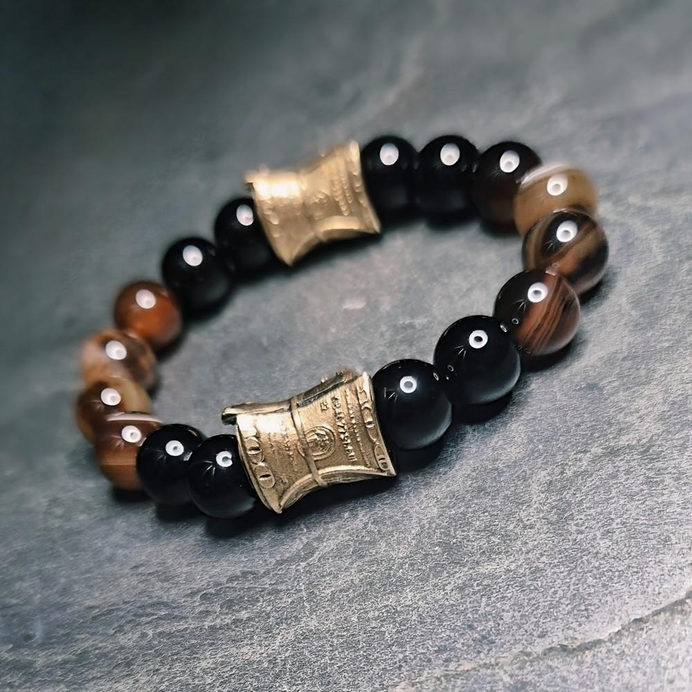 Herrenarmband aus Onyx und braunem Achat, goldfarbene Geldrolle aus Messing, 12mm Perlen, handgefertigt in Deutschland