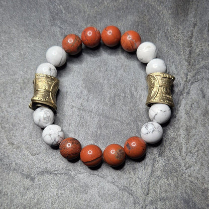 Luxusarmband für breite Handgelenke – rot-weißes Design aus Natursteinen mit goldfarbenen Geldrollen, ideal für Männer in Übergröße (XXL–XXXL)