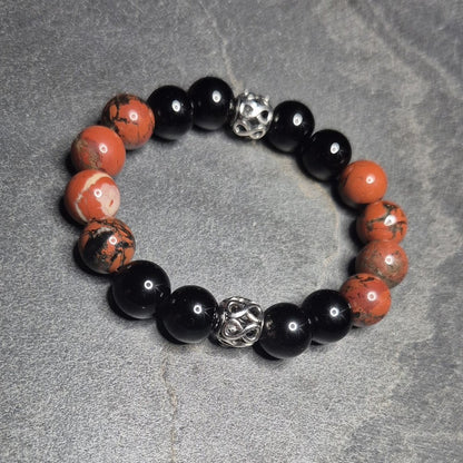 INFINITE ROYAL Armband, Kombination aus Onyx und Brecciated Red Jasper, silberfarbenes Doppel-Unendlichkeits-Zwischenelement, Groessen bis XXXL