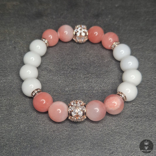 Pfirsichrosa Damenarmband mit weißen Natursteinen und Zirkonia, Korallenrosa Schmuck, handgefertigt in Deutschland, erhältlich bis 4XL Übergröße